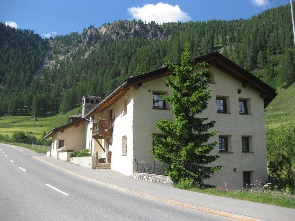 Ferienwohnung Jalet Tschierv Екстер'єр фото