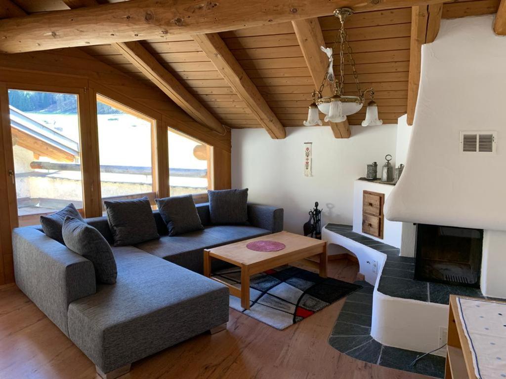 Ferienwohnung Jalet Tschierv Екстер'єр фото