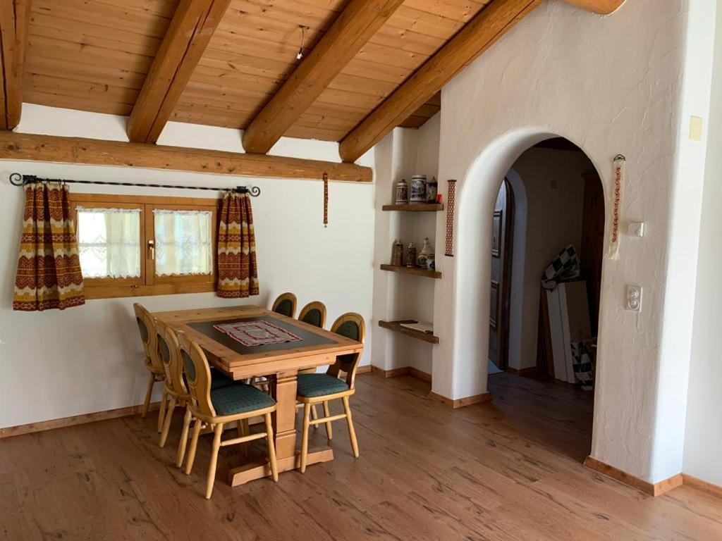 Ferienwohnung Jalet Tschierv Екстер'єр фото