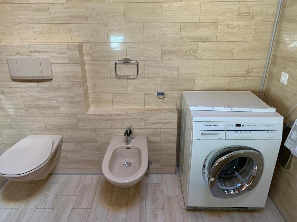 Ferienwohnung Jalet Tschierv Екстер'єр фото